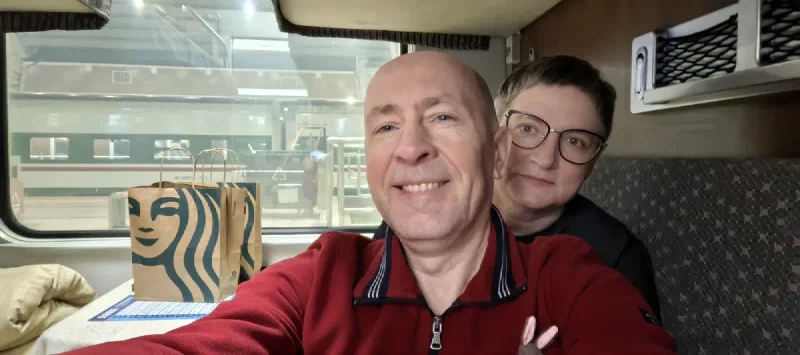 Поезд D43, Пекин-Сиань. Starbucks в пакете, старые добрые советские вагоны и зашитые в простынь наволочки подушек