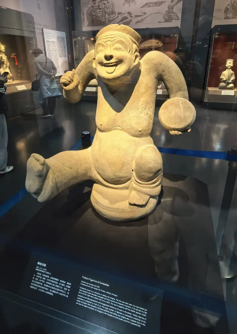 Музей в Чэнду — фигурки прикольные, наделал кучу фотографий, не знаю зачем