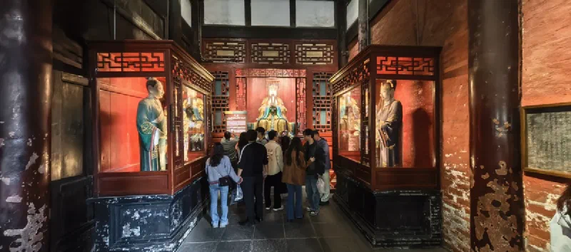 Wuhou — 28 генералов и администраторов Троецарствия, статуям ~350 лет