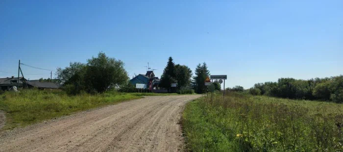 вот до этого места - уверенных полчаса по грунтовке с оводами и прочими мухами