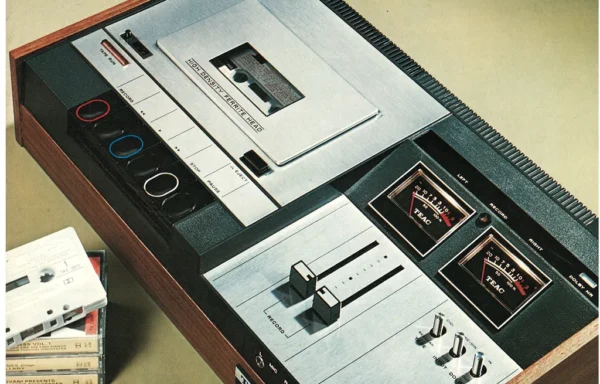 TEAC A-250 STEREO CASSETTE DECK